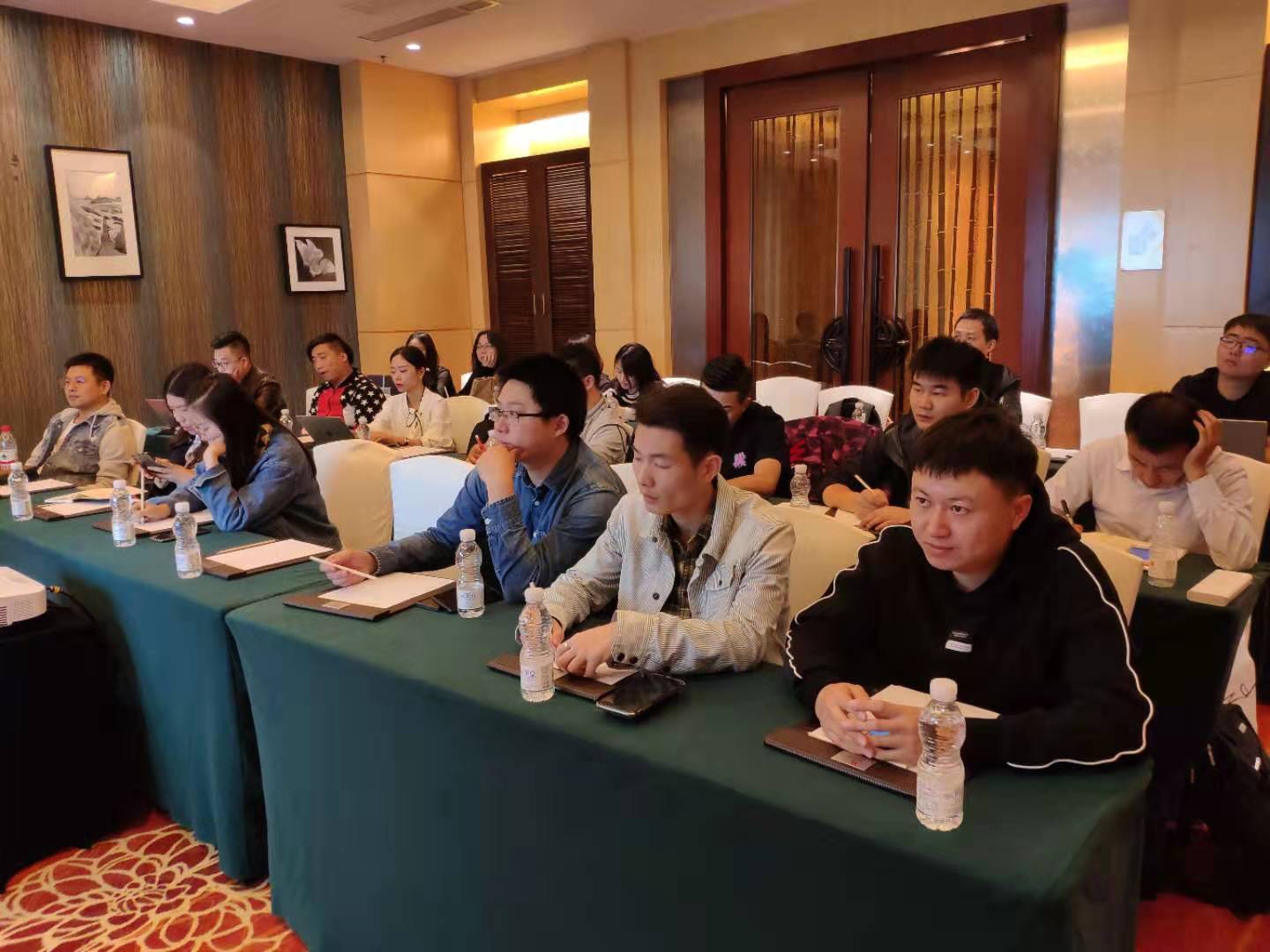 微信图片_20191104170421.jpg 微信图片_20191104170421.jpg